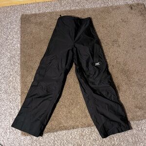 Excellent condition. Great pair of outdoor pants